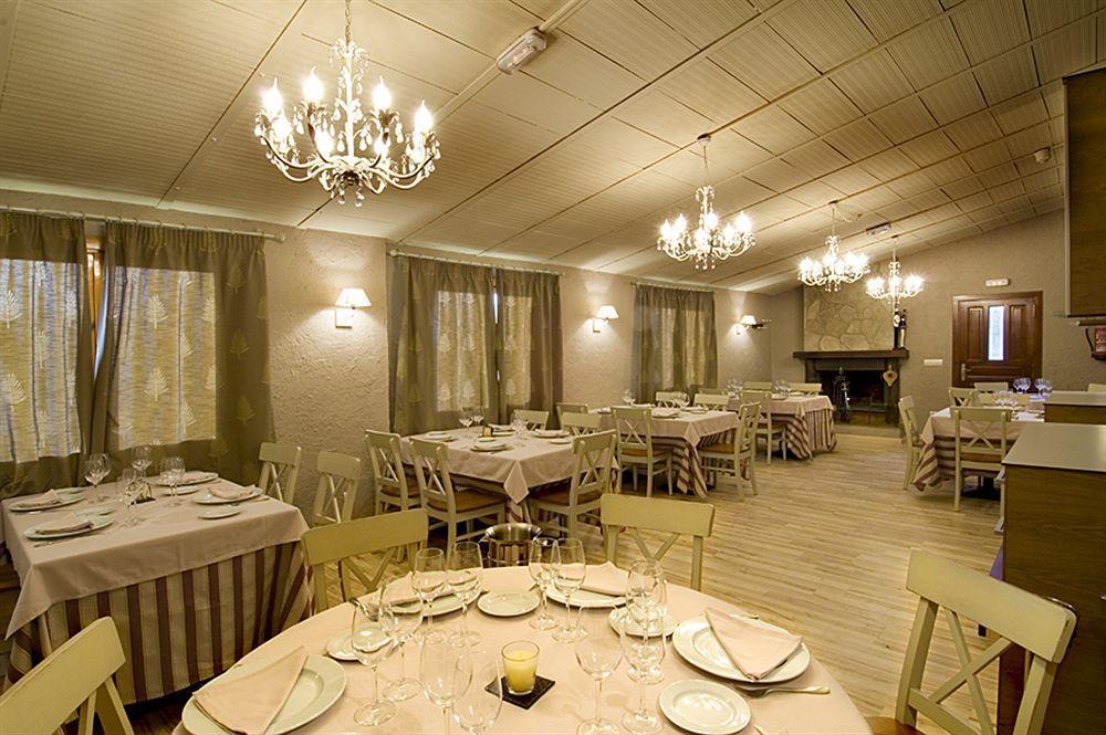 Hotel H Con Encanto Binefar Ngoại thất bức ảnh