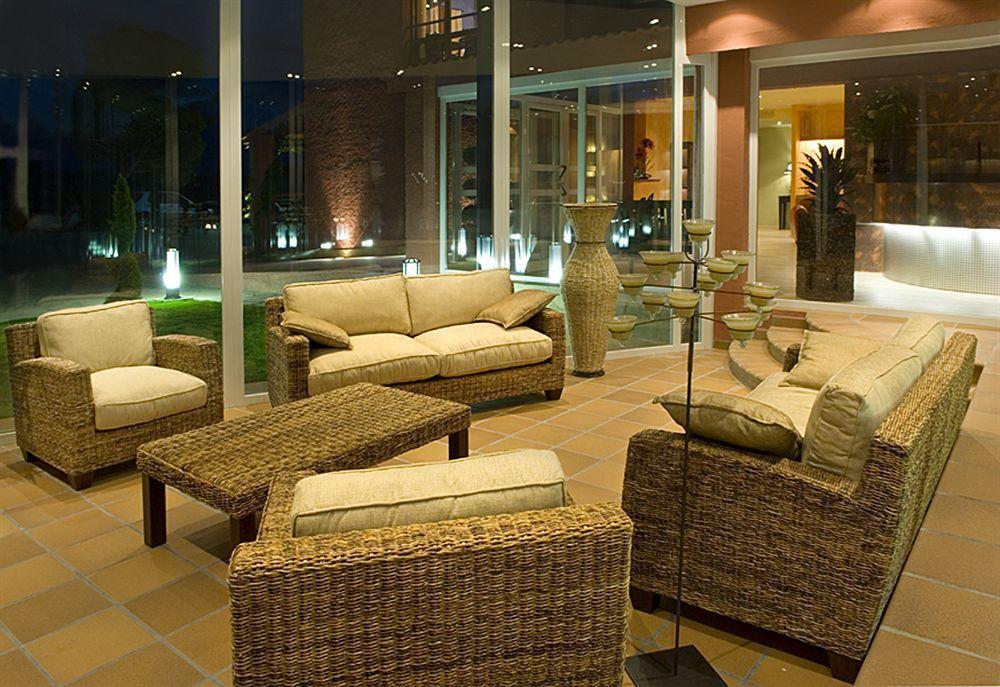 Hotel H Con Encanto Binefar Ngoại thất bức ảnh