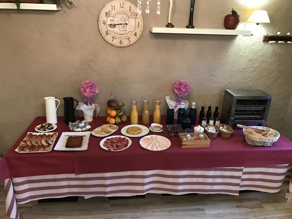 Hotel H Con Encanto Binefar Ngoại thất bức ảnh